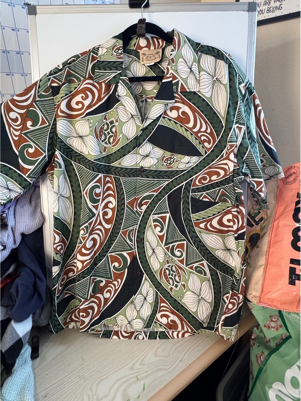 F&K Hawaii Mens XL Hawaiian Shirt Tribal Turtle Floral Aloha Camp Shirt Green